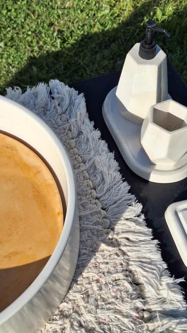 WhatsApp Image 2025-11-01 at 20.07.39 (1) PARÍS con tapa oxidada