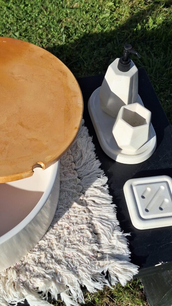 WhatsApp Image 2025-11-01 at 20.07.40 PARÍS con tapa oxidada