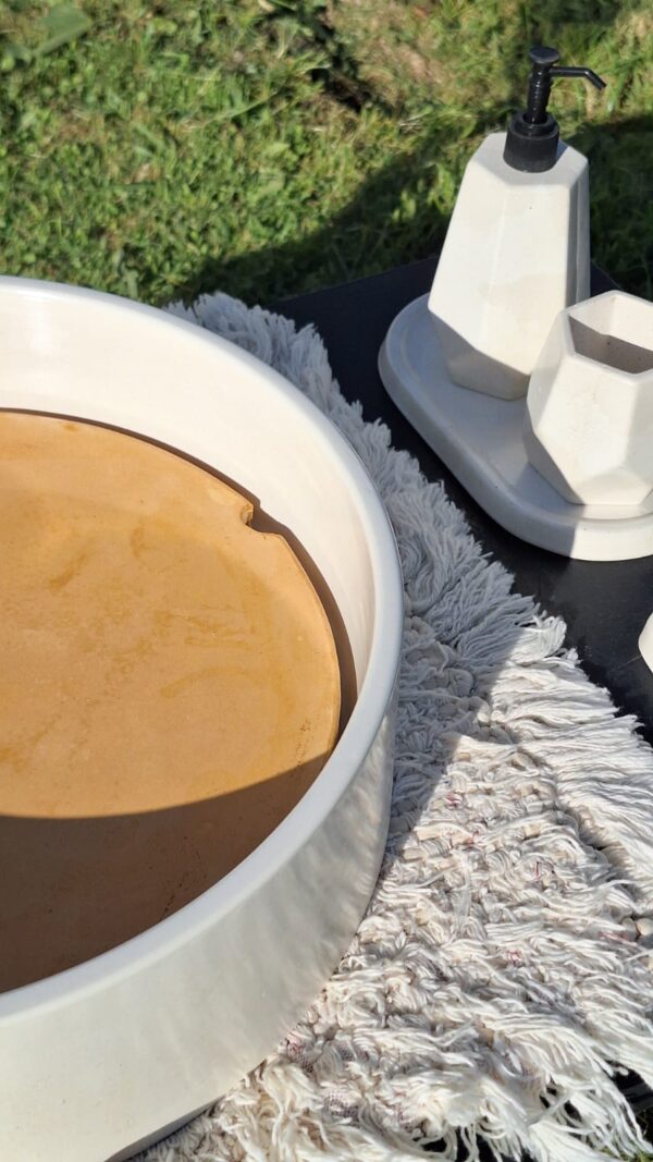 WhatsApp Image 2025-11-01 at 20.07.41 (1) PARÍS con tapa oxidada