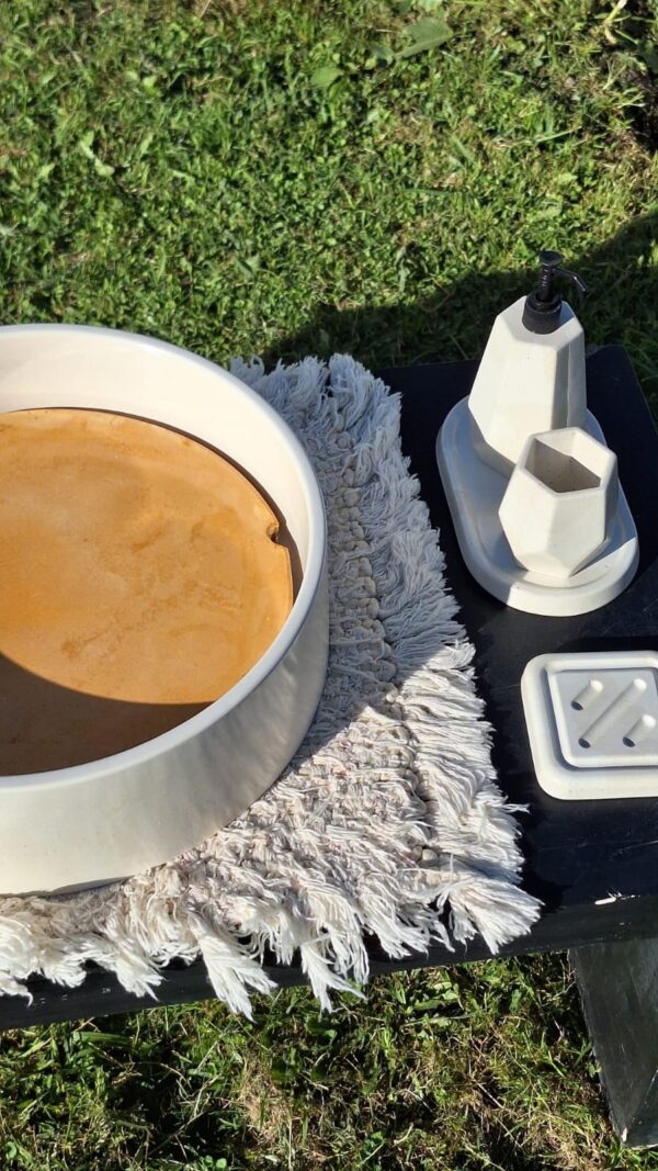 WhatsApp Image 2025-11-01 at 20.07.42 (2) PARÍS con tapa oxidada