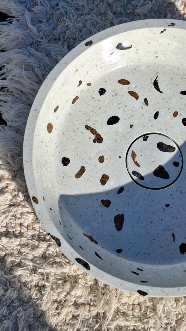 WhatsApp Image 2025-11-01 at 20.07.45 (1) MILÁN con piedras naturales