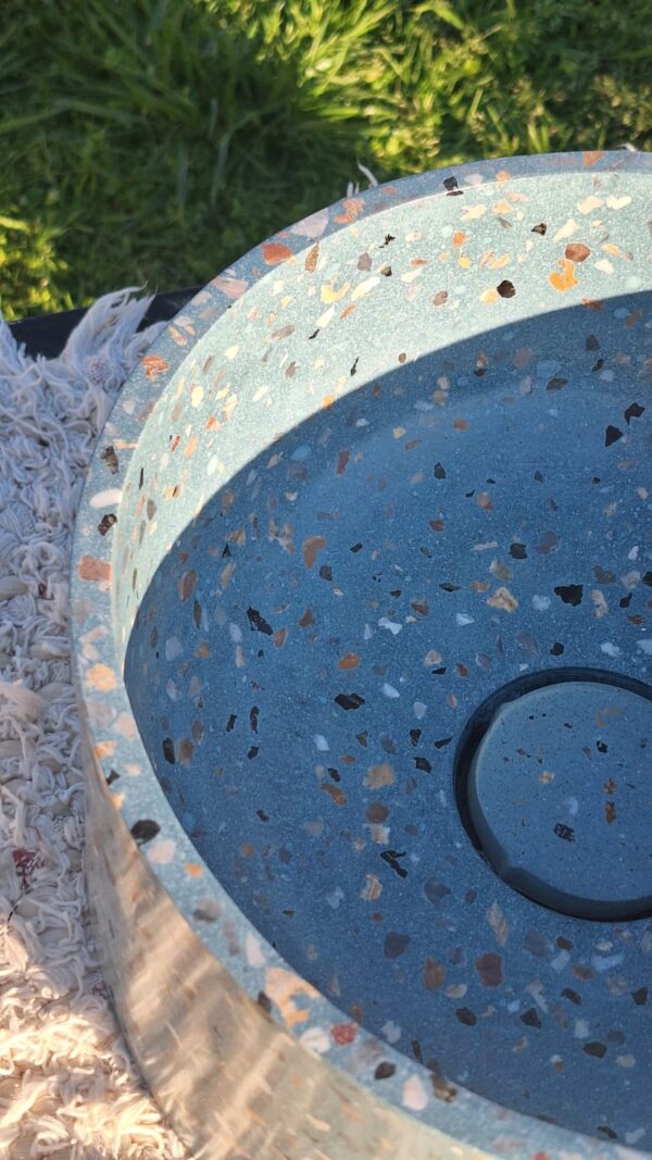 WhatsApp Image 2025-11-01 at 20.07.52 NÁPOLI Azul marino con piedras naturales