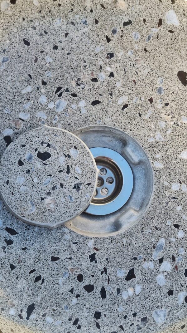 WhatsApp Image 2025-11-01 at 20.07.57 (2) NÁPOLI gris con chips blancos y negros