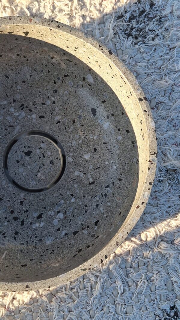 WhatsApp Image 2025-11-01 at 20.07.58 NÁPOLI gris con chips blancos y negros