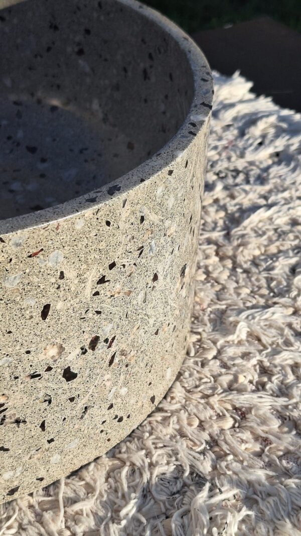 WhatsApp Image 2025-11-01 at 20.07.59 NÁPOLI gris con chips blancos y negros