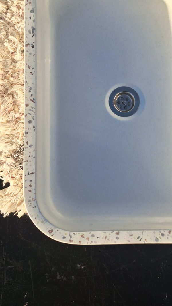 WhatsApp Image 2025-11-01 at 20.08.29 (1) VIENA blanca con borde terrazzo