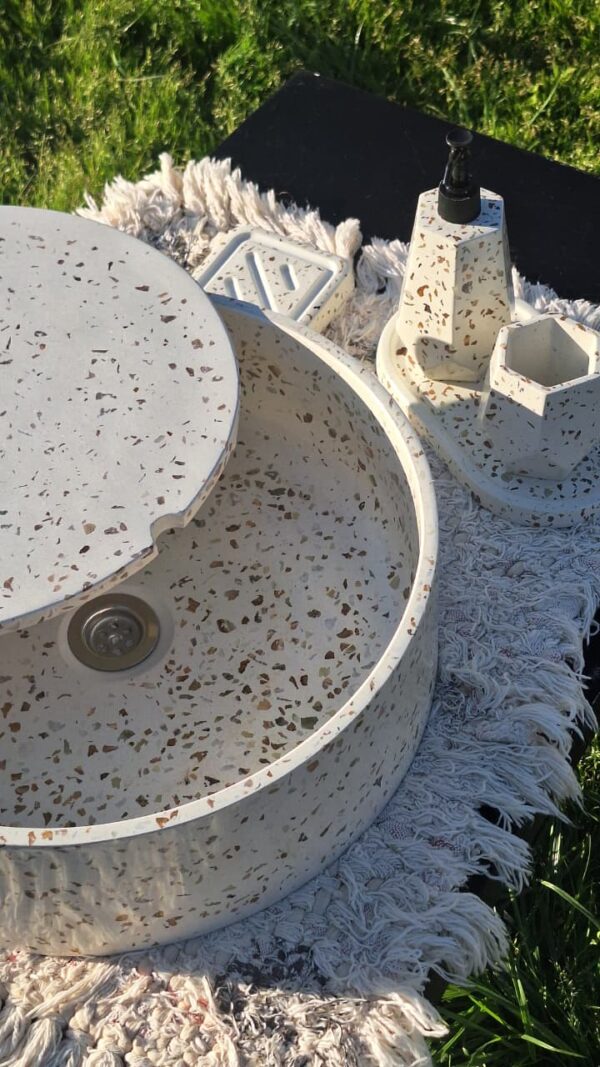 WhatsApp Image 2025-11-01 at 20.08.46 PARÍS con tapa y terrazo San martin