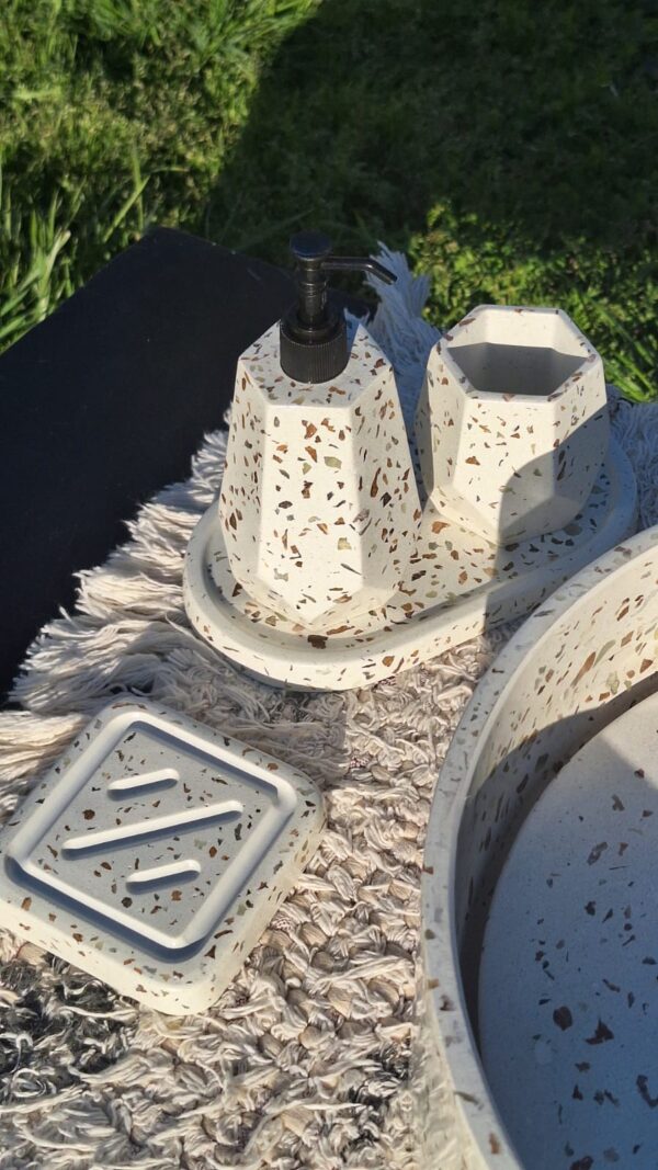 WhatsApp Image 2025-11-01 at 20.08.48 PARÍS con tapa y terrazo San martin